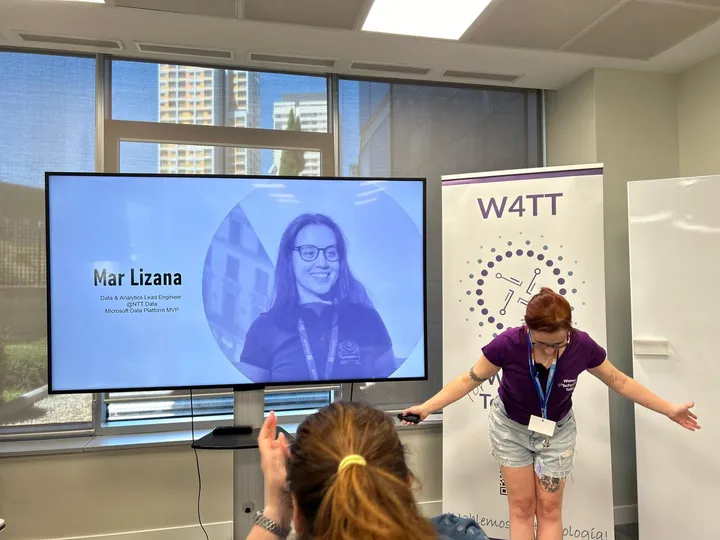 Salutació final a W4TT, juny de 2024